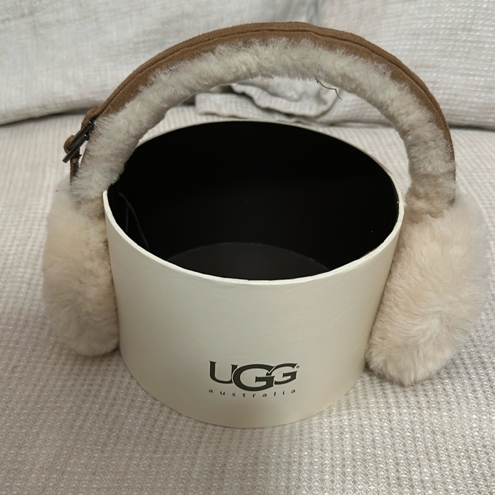 UGG shearling earmuffs-like New!